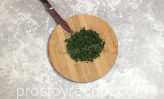 Шаг 3 - «Огурцы малосольные в пакете с чесноком и укропом»
