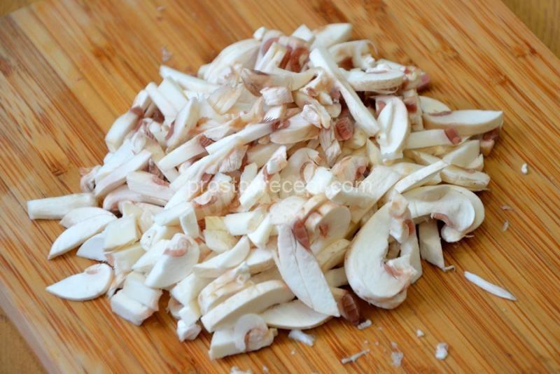 Рисовая лапша с кабачками и курочкой