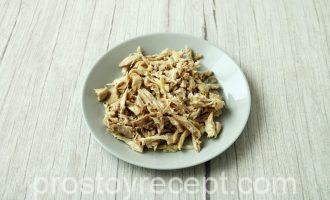 Салат Муравейник с курицей и картофельной соломкой Шаг 3 - «Салат Муравейник с курицей и картофельной соломкой»