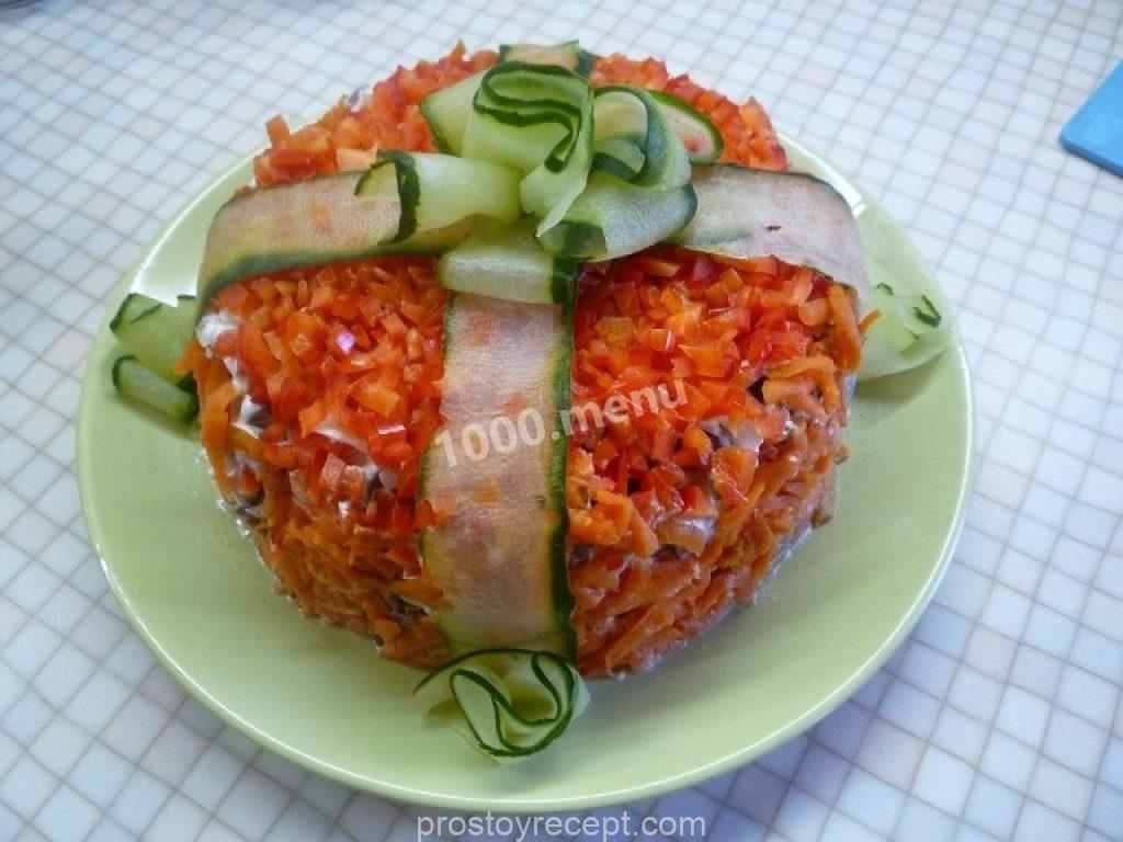 Финальный аккорд: Ваш "Подарок" с курицей и маринованными шампиньонами готов