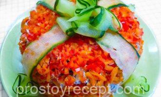 Салат Подарок с курицей и маринованными шампиньонами - основное фото
