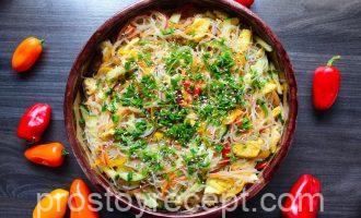 Шаг 13 - «Салат с фунчозой и курицей»