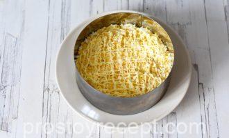 Салат с копченой курицей, ананасом сыром и кукурузой Шаг 12 - «Салат с копченой курицей, ананасом сыром и кукурузой»