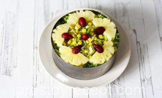 Салат с копченой курицей, ананасом сыром и кукурузой Шаг 17 - «Салат с копченой курицей, ананасом сыром и кукурузой»