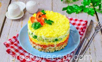 Салат с корейской морковью и копченой курицей - основное фото