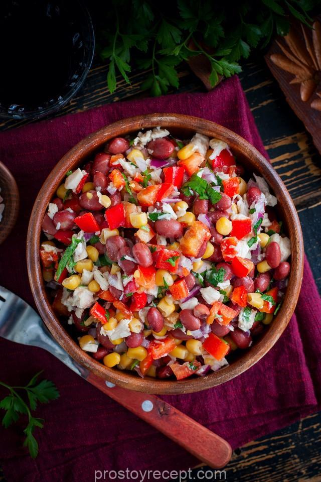 Для раскрытия глубины вкуса, рекомендуем выдержать салат в холодильнике перед