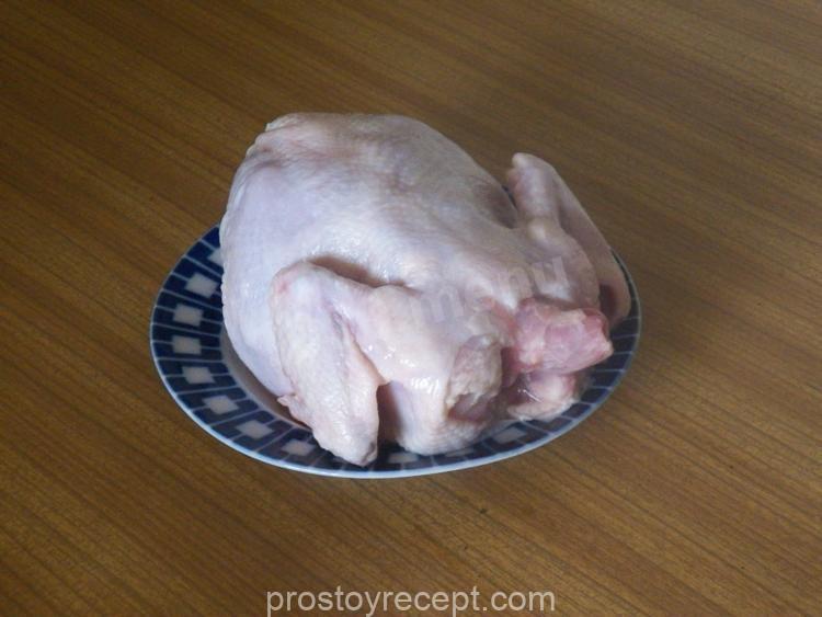 Тщательно ополосните куриное филе под проточной холодной водой.