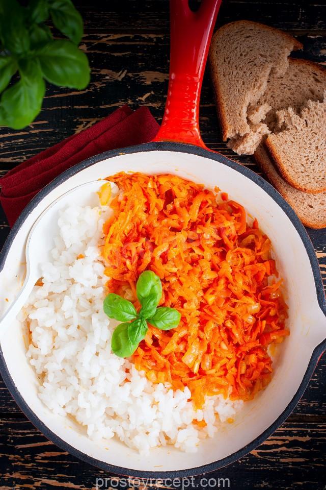 Сладковатая морковь, карамелизованный лук и насыщенная томатная паста – это
