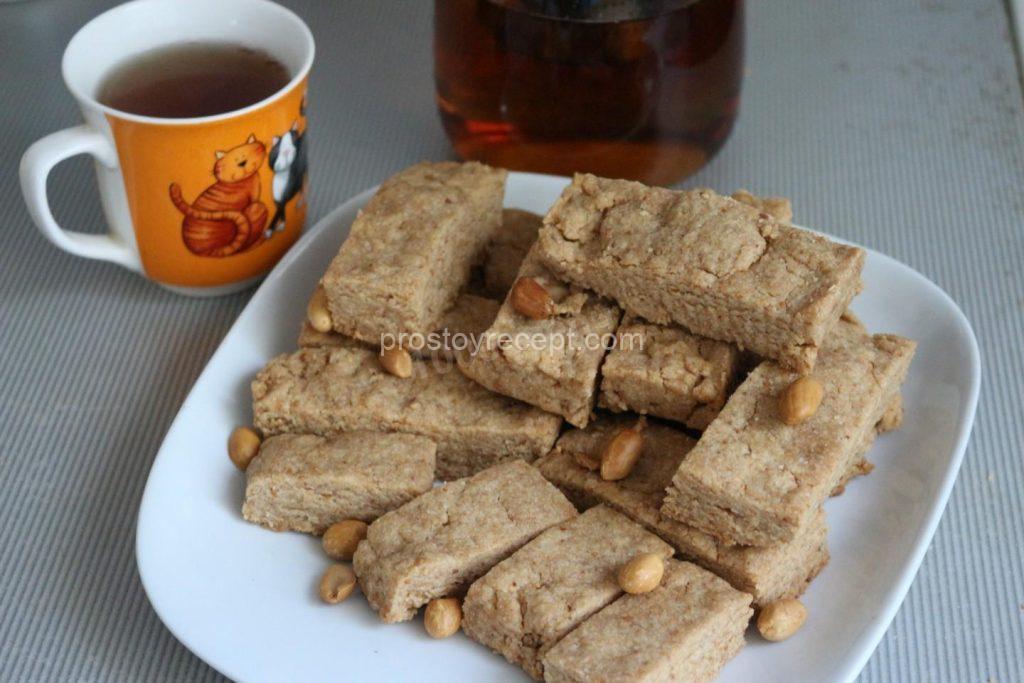 И вот, наши хрустящие арахисовые звездочки готовы! Аккуратно переложите их