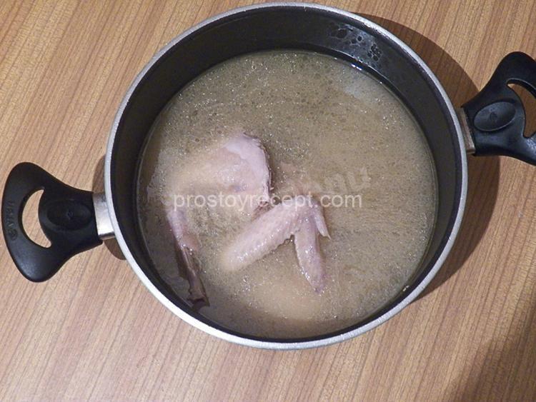Теперь щедро залейте овсяную смесь ароматным бульоном и доведите до