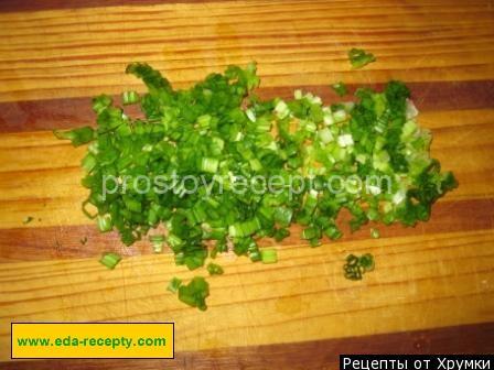 Картофель фаршированный сыром со сметаной и зеленым луком