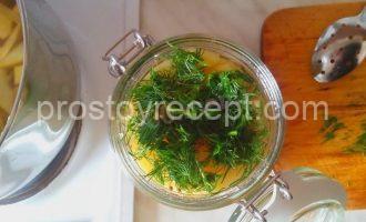 Кабачки с перцем квашеные на зиму Заготовка кабачков и перца: слои овощей и укропа в банках.