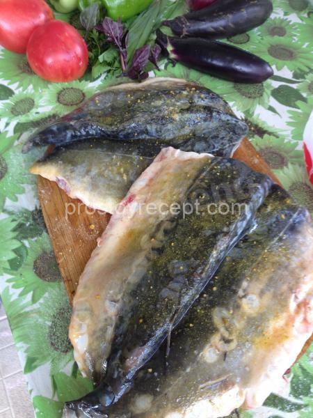 Карп на мангале с овощами