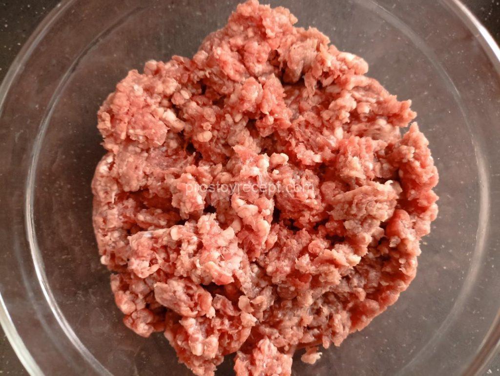 Для сочной, насыщенной начинки наши курзе потребуют нежное говяжье филе,
