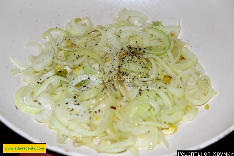 Запеканка с томатами сыром и кабачками
