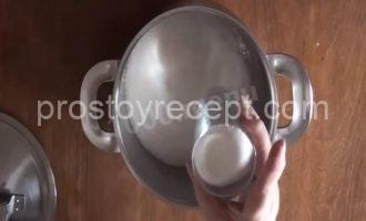Пахлава азербайджанская с грецкими орехами Приготовление азербайджанской пахлавы: кипящий сахарный сироп.