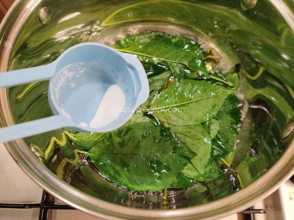 Теперь, для невероятной свежести и яркости вкуса, вводим щепотку лимонной