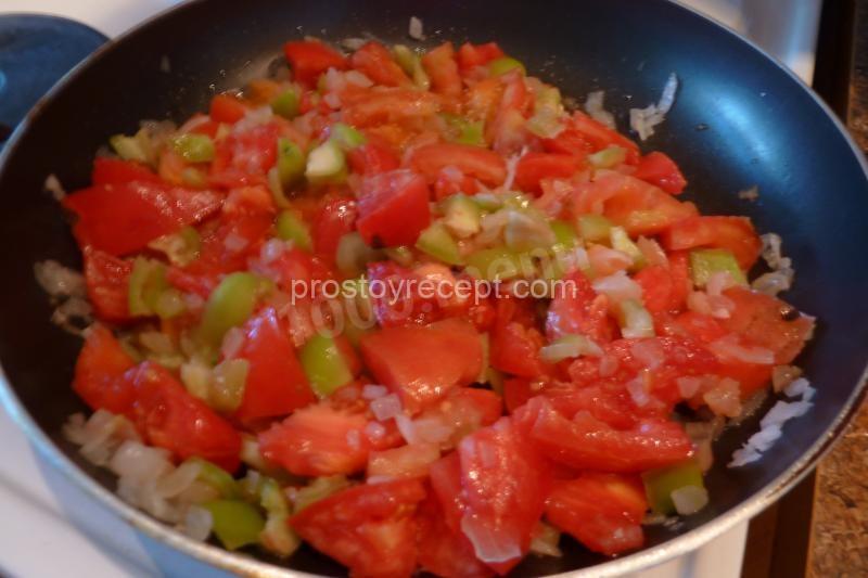 Теперь, когда мясо готово, настало время для ароматической основы нашего