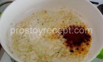 Рыбные тефтели с овощами, обжаренные с паприкой.