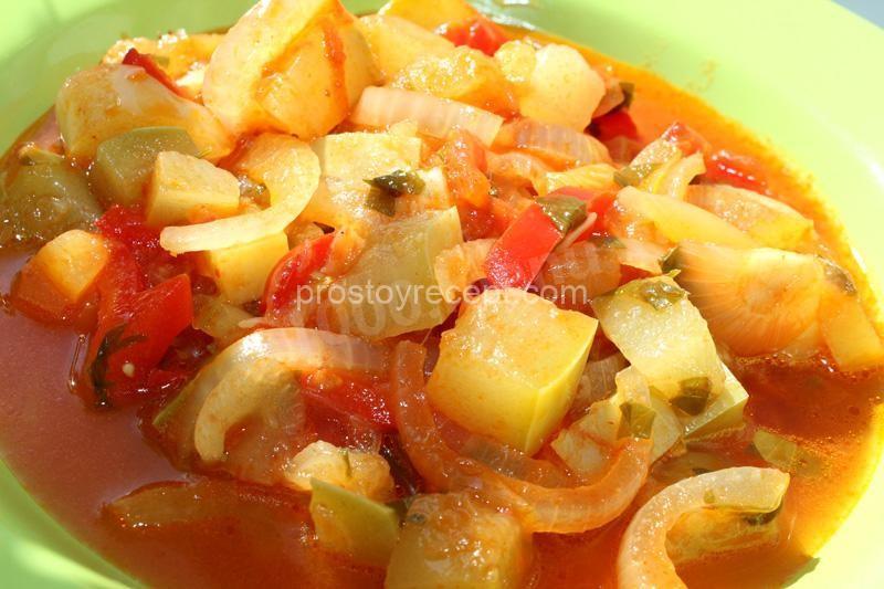 Салат из кабачков, болгарского перца и томатов на зиму