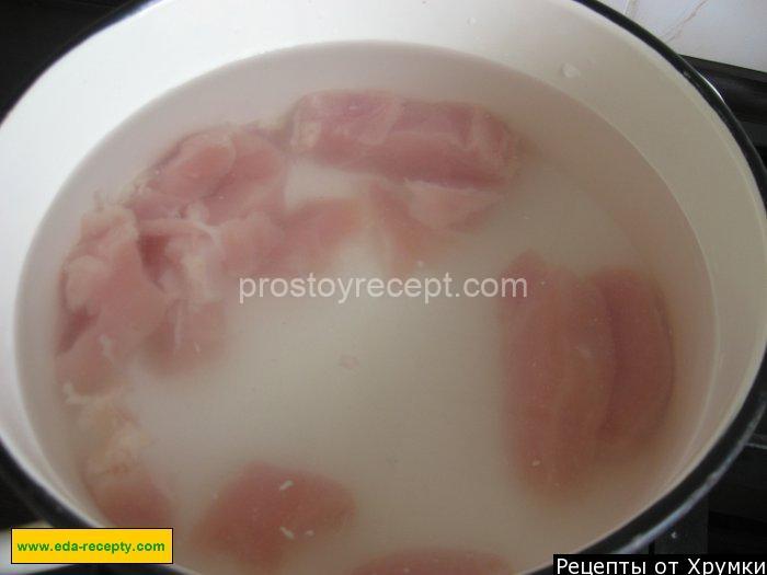 Сырный суп пюре с курицей, рисом и картошкой