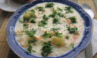 Сырный суп пюре с курицей, рисом и картошкой - основное фото