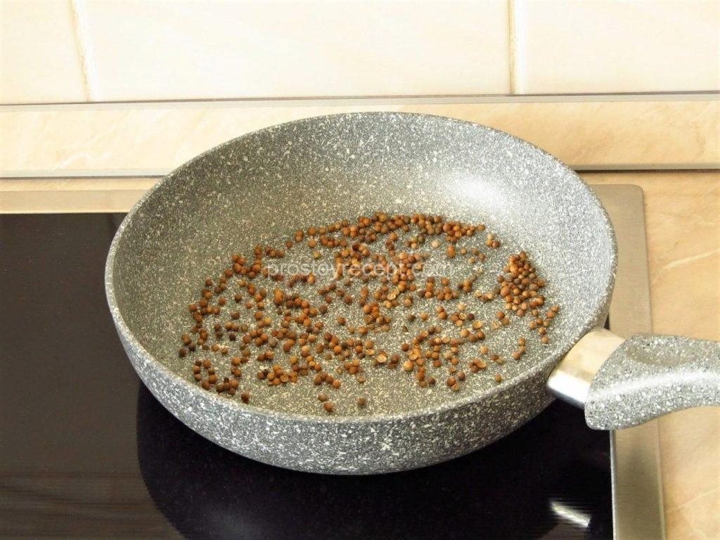 Для раскрытия всего богатства вкуса нашего хе, немного поджарьте семена