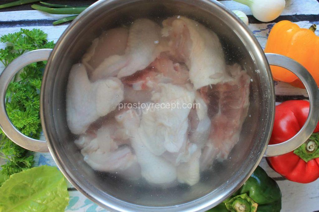 Залог потрясающего хе – идеально сваренная курица! Я предпочитаю варить