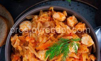 Тушеная куриная грудка с капустой на сковороде - Шаг 7
