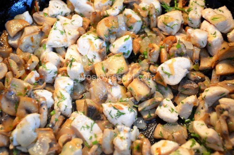 Блинный пирог с курицей и грибами Улитка