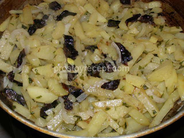Картофель с черносливом