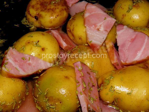 Запеченный картофель с розмарином