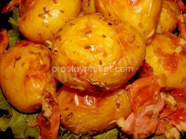 Запеченный картофель с розмарином