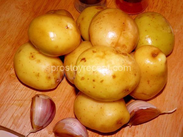Запеченный картофель с розмарином