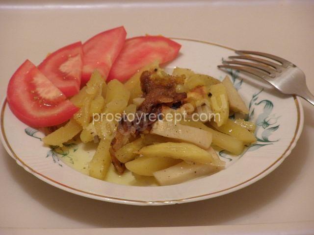 Запеченный картофель в майонезе с беконом в духовке