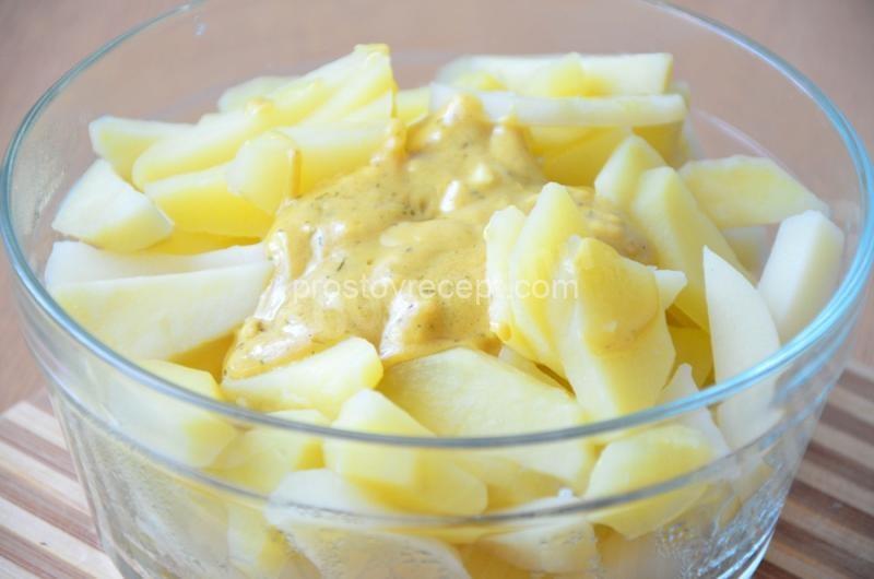 Картофельные ломтики в горчичном соусе