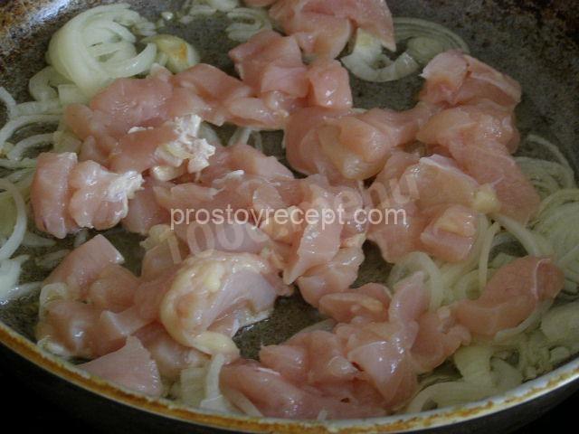 Тушеная картошка с мясом и квашеной капустой