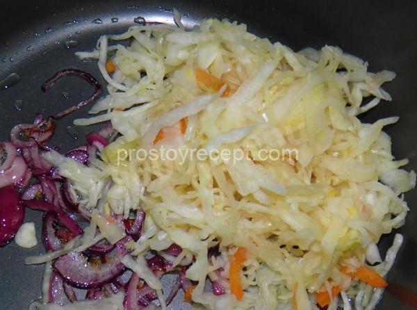 Квашеная капуста с мясом в мультиварке