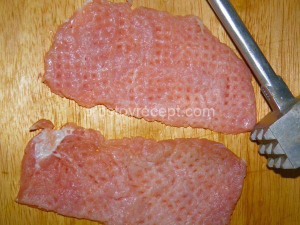 Свиные отбивные рулетики с начинкой из картофеля