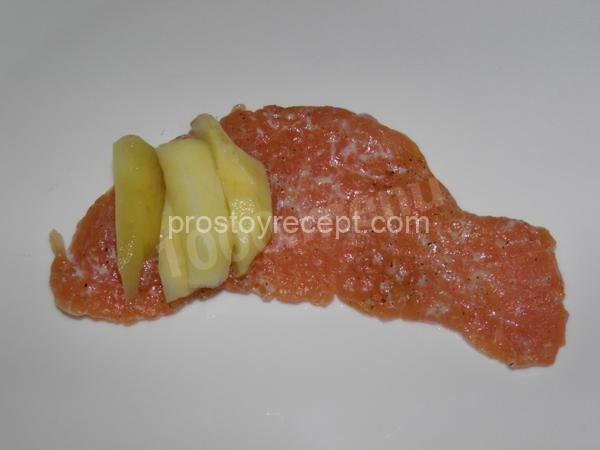 Свиные отбивные рулетики с начинкой из картофеля