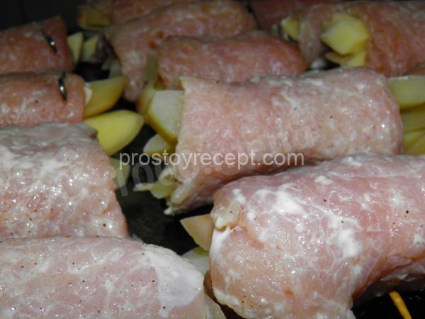Свиные отбивные рулетики с начинкой из картофеля