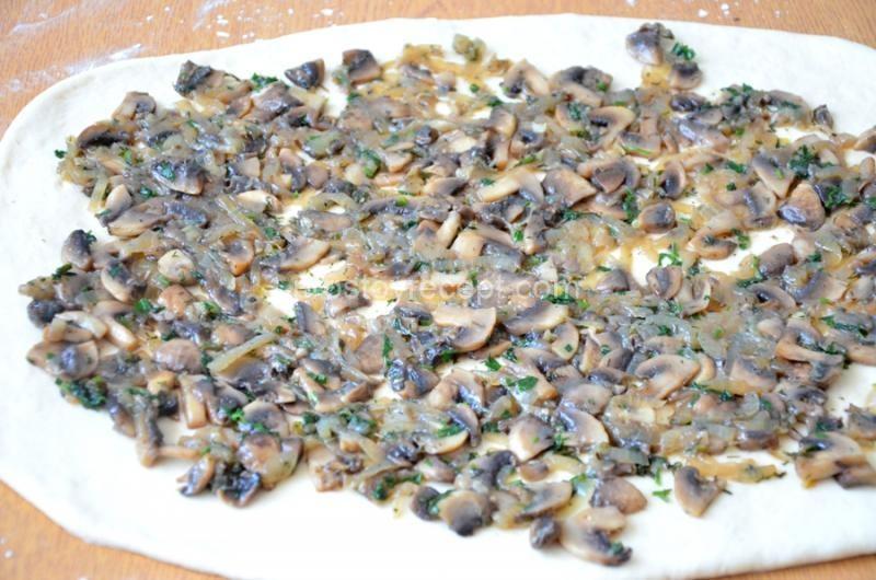 Постный хлеб с грибной начинкой