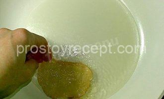 Гренки из батона с яйцом, сметаной и чесноком - Шаг 9