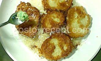 Гренки из батона с яйцом, сметаной и чесноком Гренки из батона с яйцом, сметаной и чесноком - Шаг 10