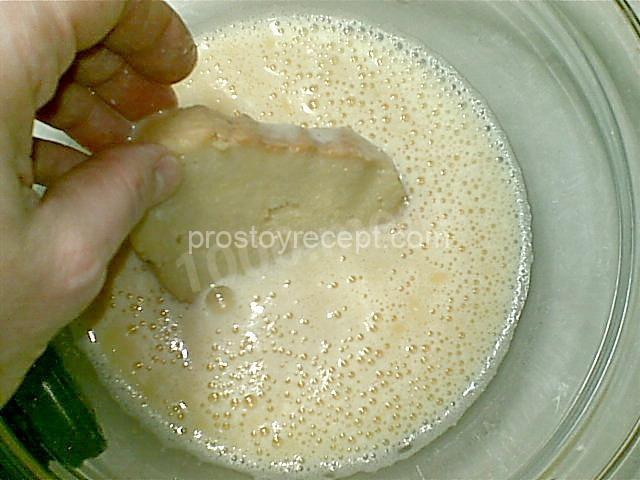Гренки из батона с яйцом, сметаной и чесноком