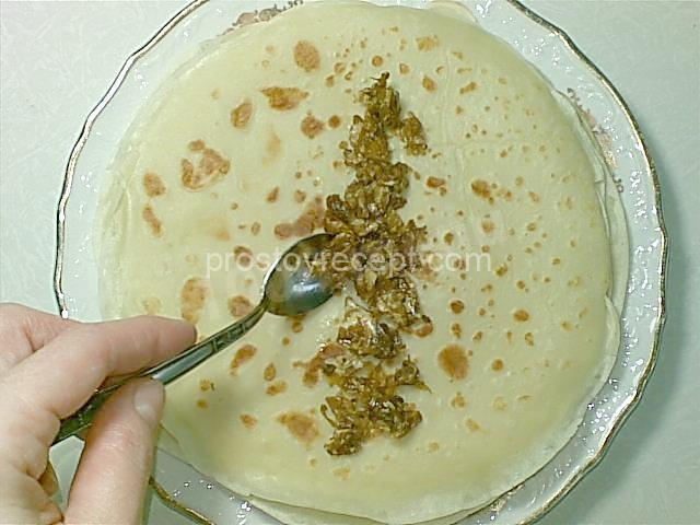 Розовые розы или блинчики на молочной сыворотке с розовым вареньем и мюсли