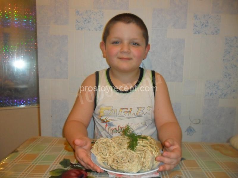 Рулет из лаваша с куриной начинкой