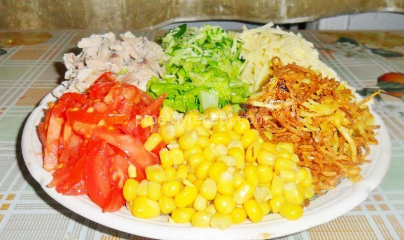 Салат Королевский с курицей и кукурузой