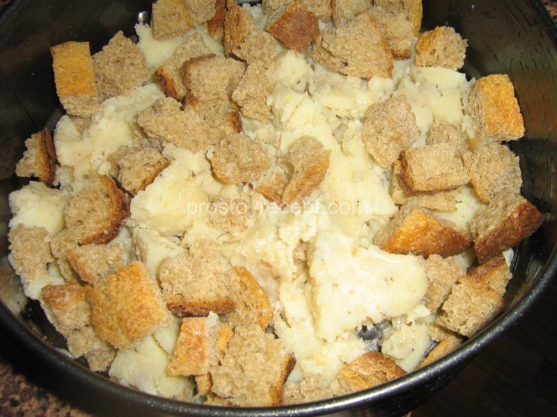 Запеканка картофельная с грибами, креветками, капустой и сухарями постная