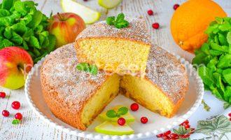 Шарлотка с апельсинами и яблоками в духовке — готовое блюдо